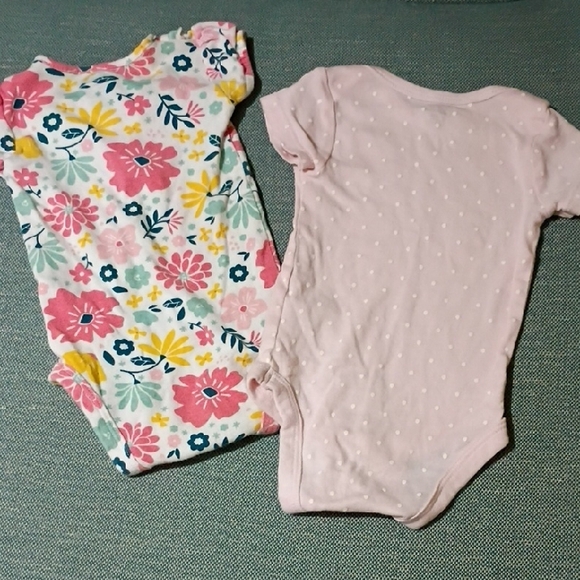 Baby Girls Mixed Short-Sleeve Onesie Bundle - Pink, Gray, Floral - Picture 7 of 10